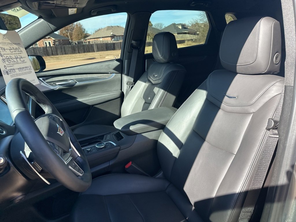 Certified 2025 Cadillac XT5 Sportv image 17