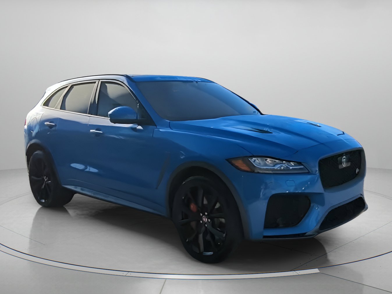 Used 2020 Jaguar F-PACE SVR image 2