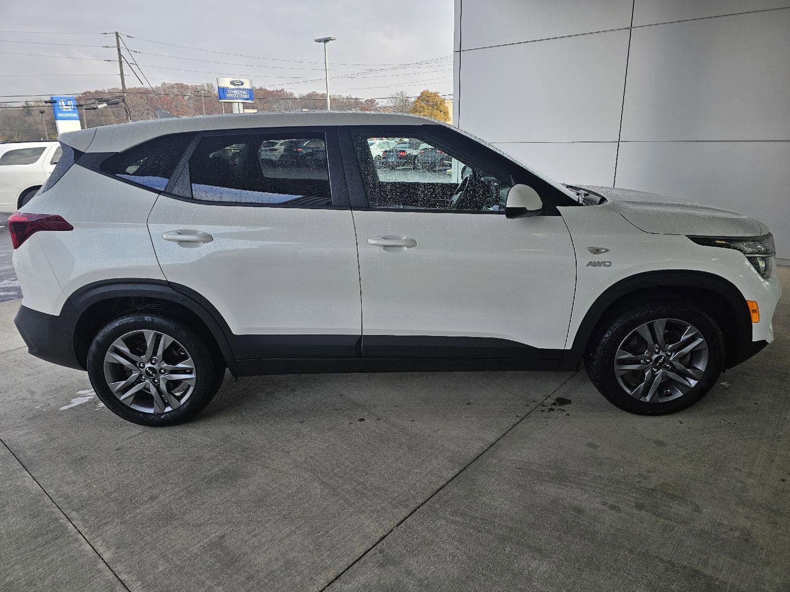 Used 2023 Kia Seltos LX image 6