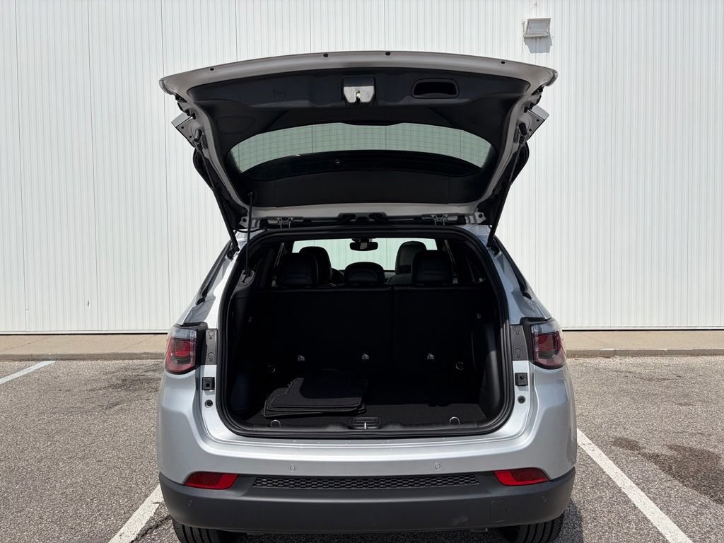 New 2026 Jeep Compass Limited w/ Sun, Sound & Navigation Group AWD/4WD image 19