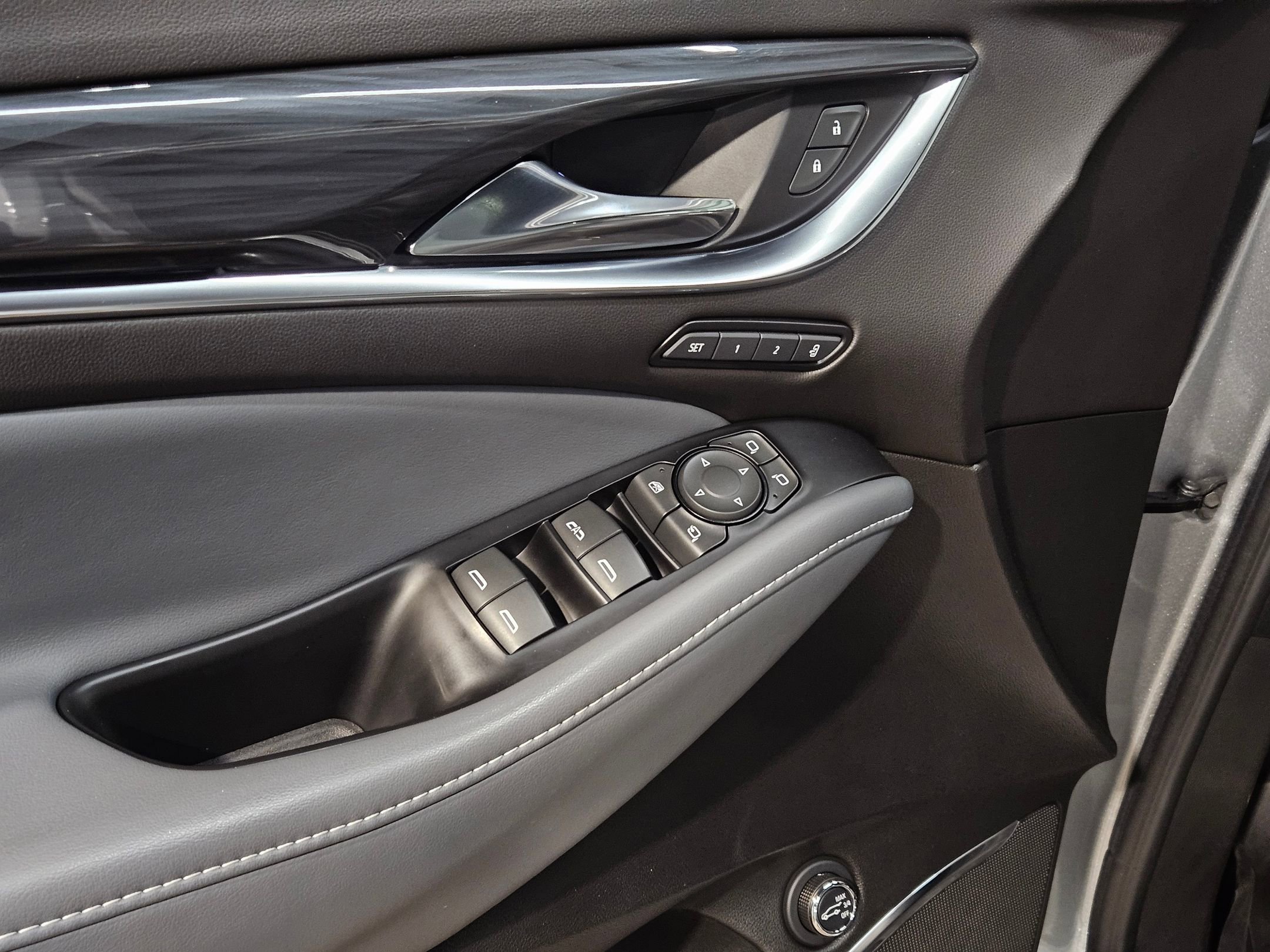 Used 2023 Buick Enclave Premium w/ Experience Buick Package image 21