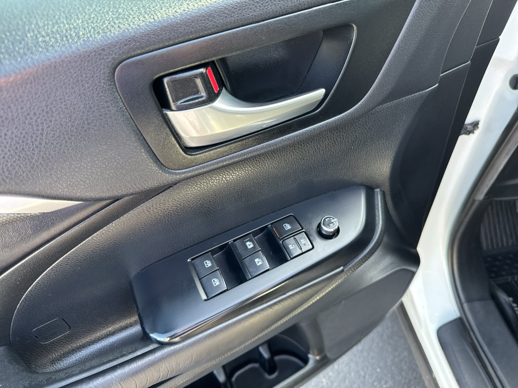 Used 2019 Toyota Highlander SE AWD/4WD image 13