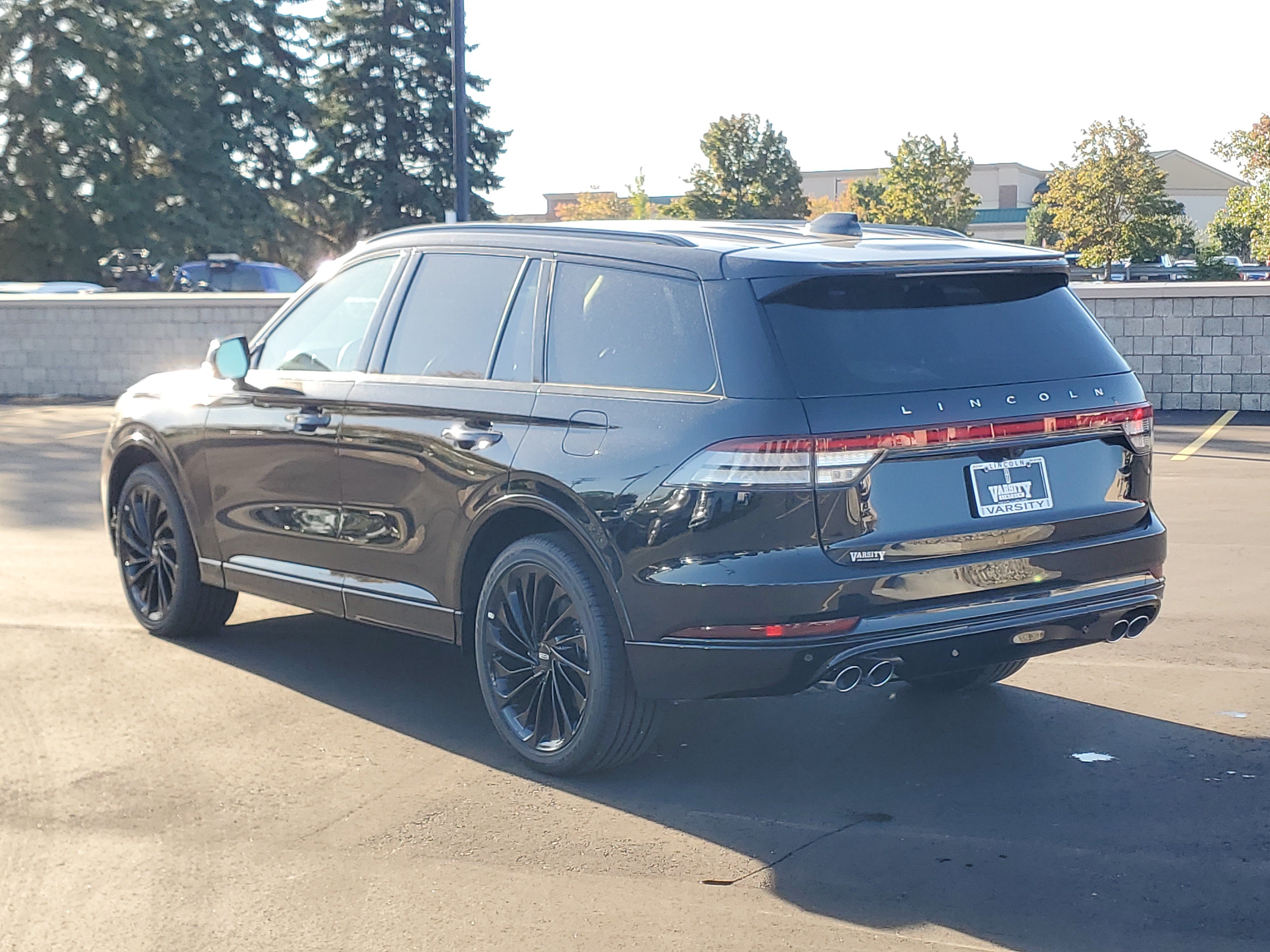 New 2026 Lincoln Aviator Reserve w/ Jet Appearance Package AWD/4WD image 3
