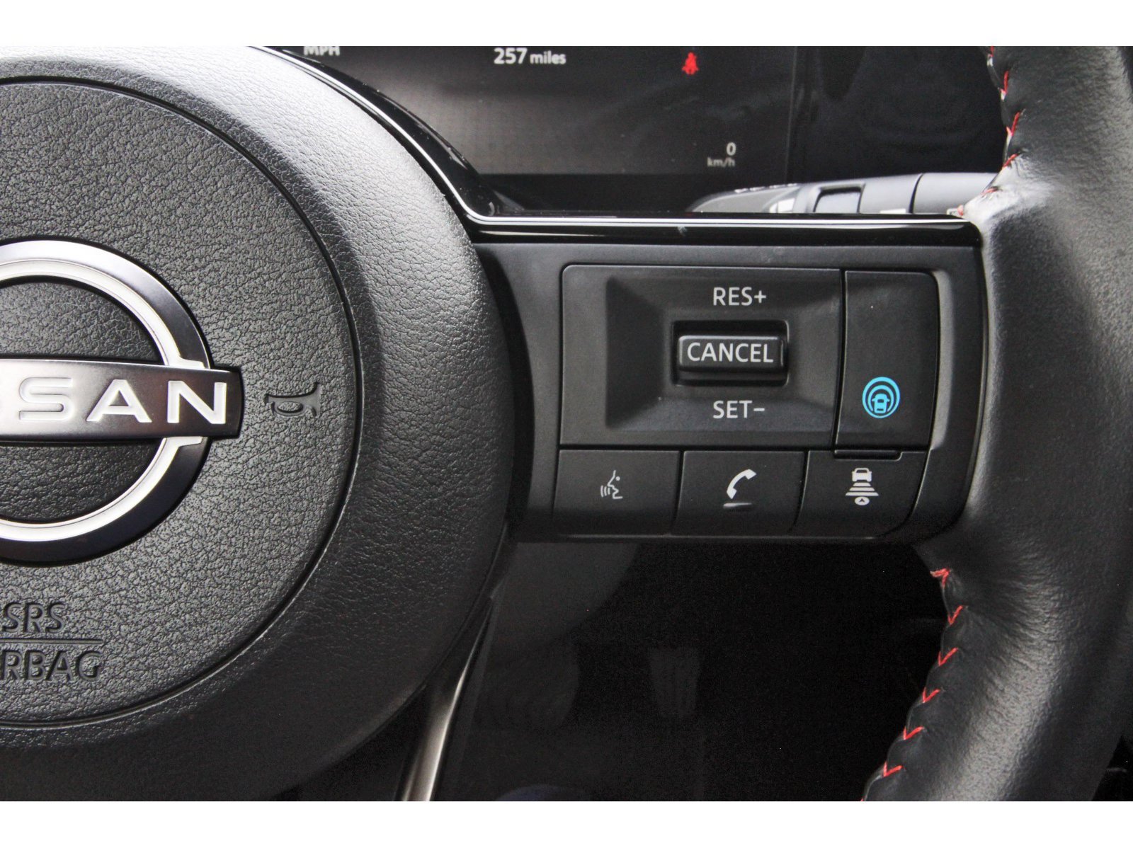 Used 2025 Nissan Kicks SR AWD/4WD image 20