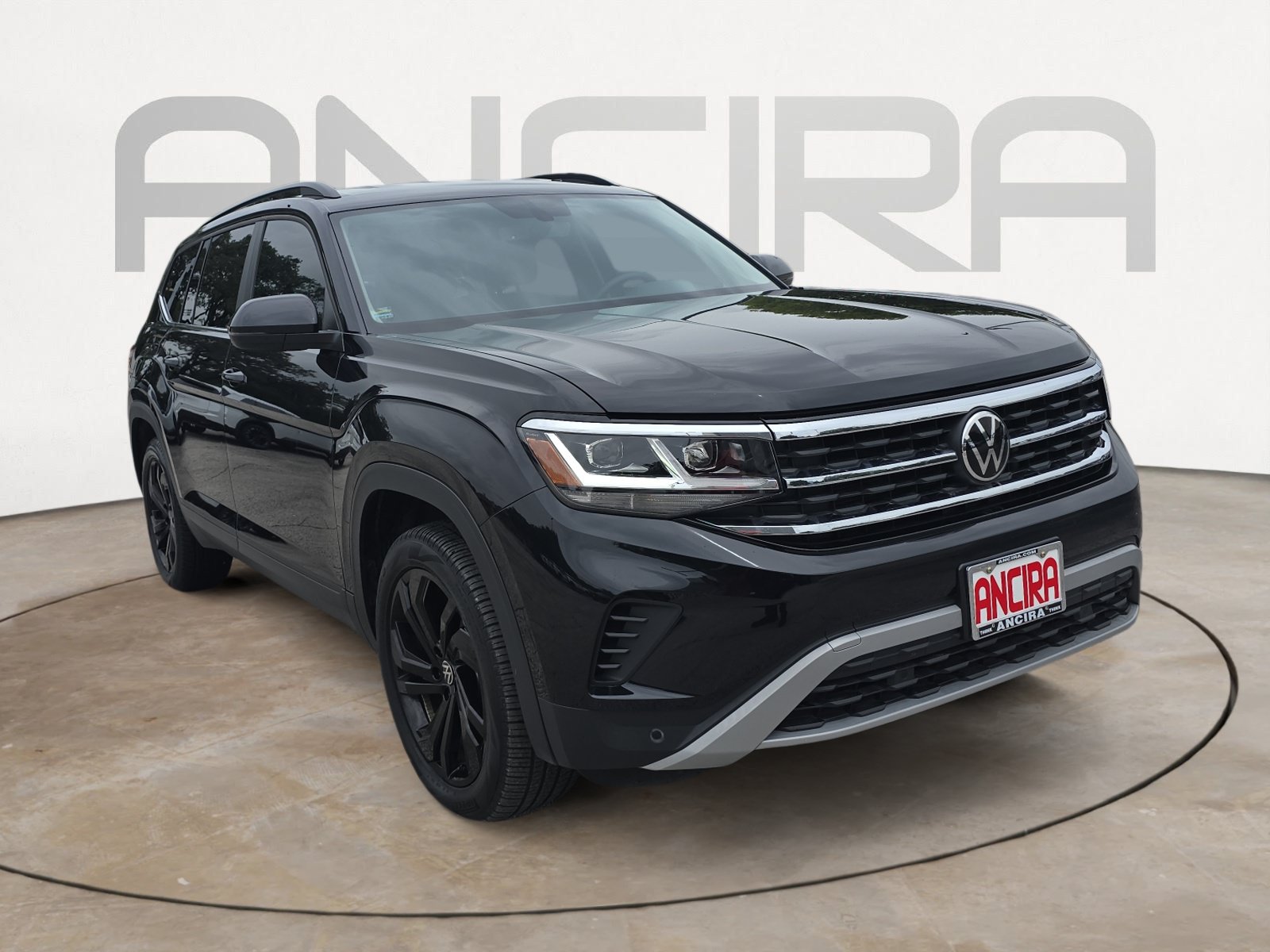 Used 2023 Volkswagen Atlas SE w/ Black Wheel Package FWD image 4