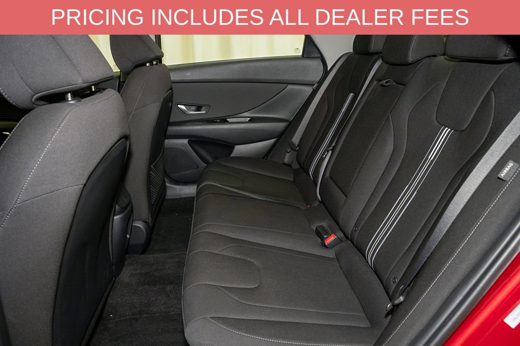 Used 2025 Hyundai Elantra SEL FWD image 8
