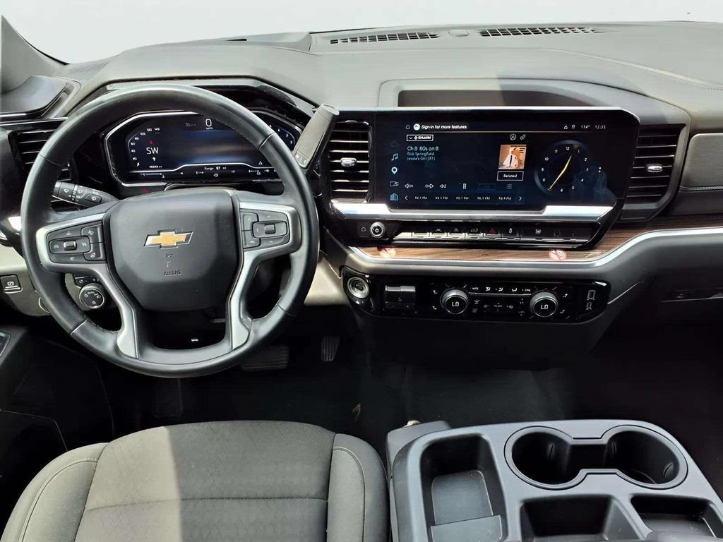 Used 2025 Chevrolet Silverado 1500 LT RWD image 11