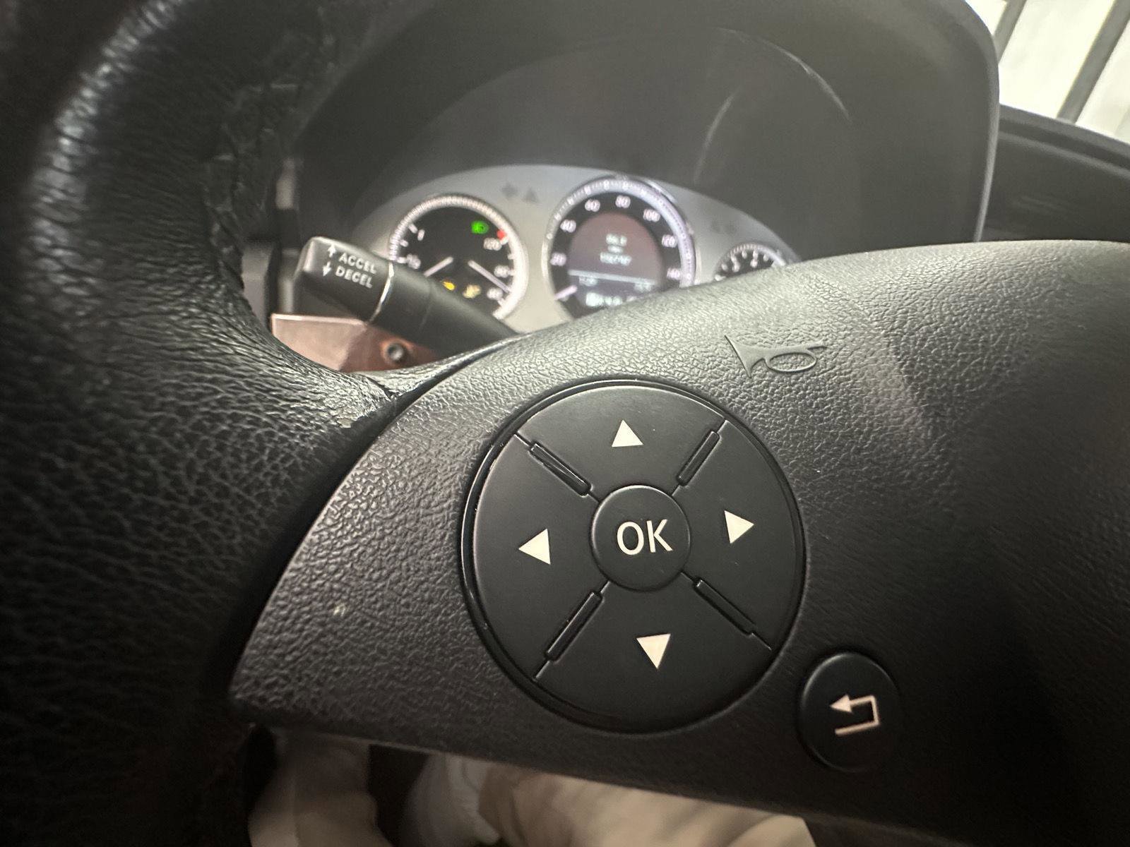 Used 2010 Mercedes-Benz GLK 350 4MATIC image 22