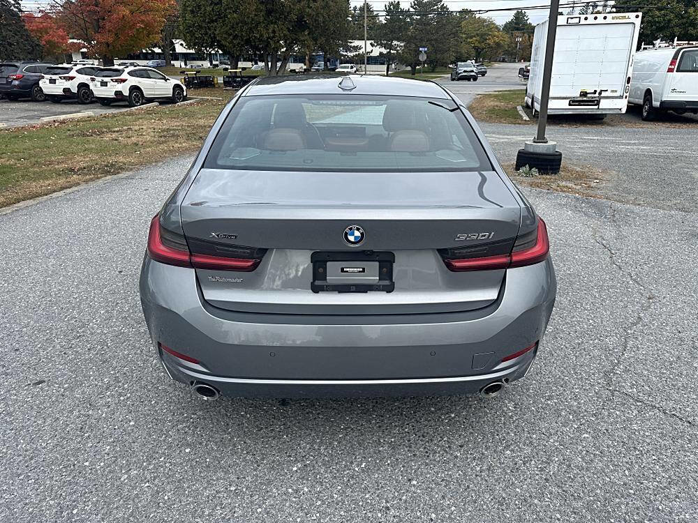 Used 2023 BMW 330i xDrive Sedan w/ Premium Package image 4