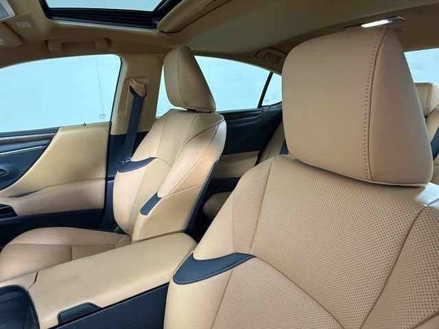 Certified 2024 Lexus ES 300h w/ Premium Package FWD image 5