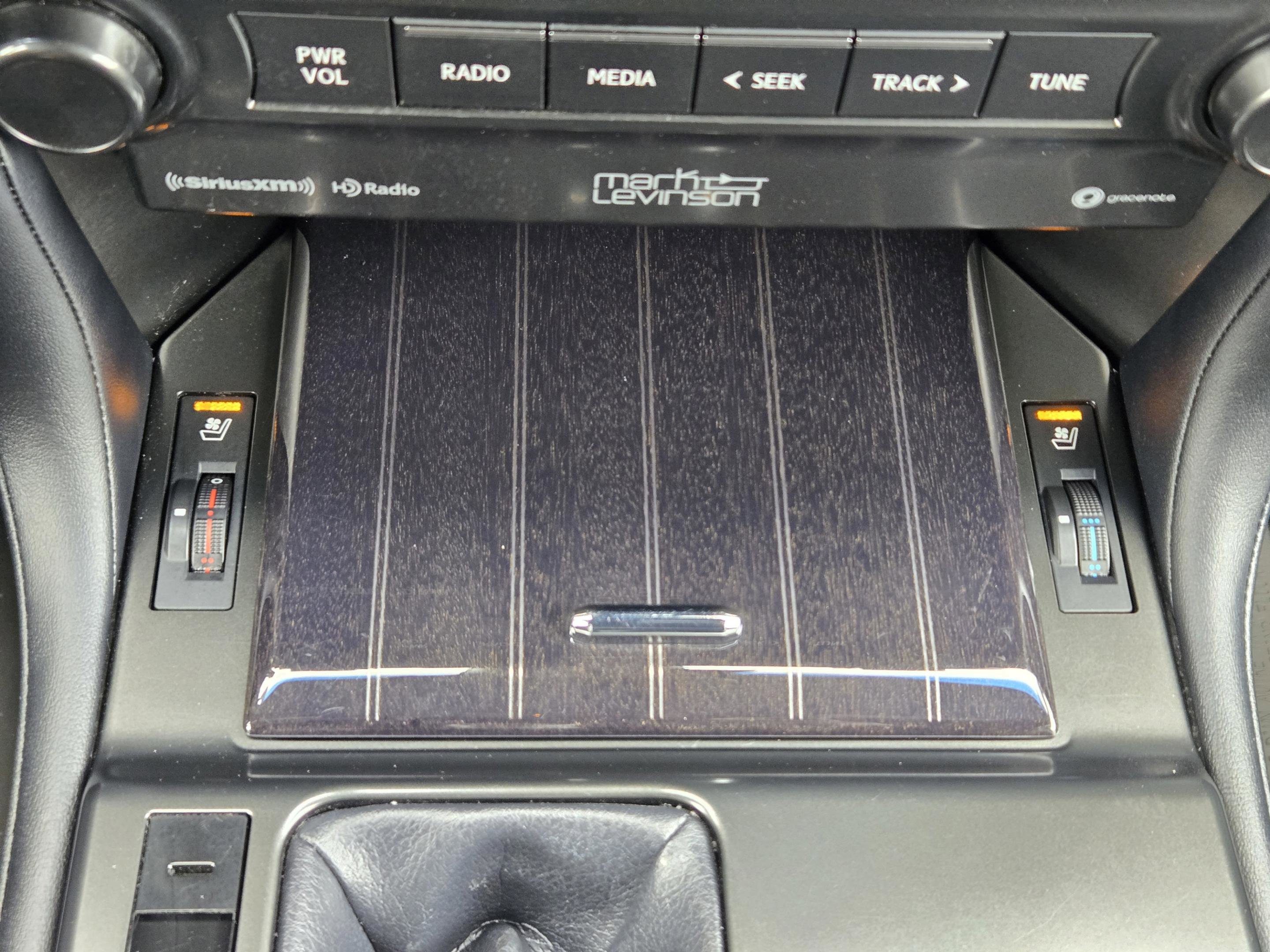 Used 2022 Lexus GX 460 Premium w/ Accessory Package AWD/4WD image 17