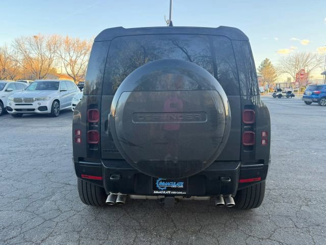 Used 2025 Land Rover Defender 110 X-Dynamic SE image 4