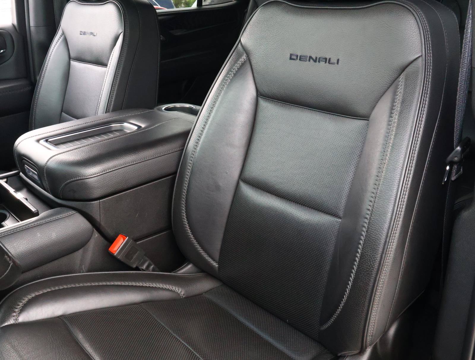 Used 2024 GMC Yukon Denali AWD/4WD image 14