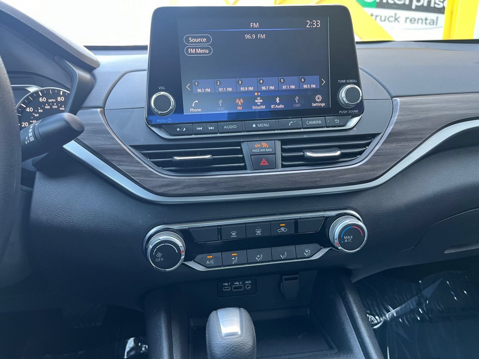 Used 2025 Nissan Altima 2.5 SV FWD image 17