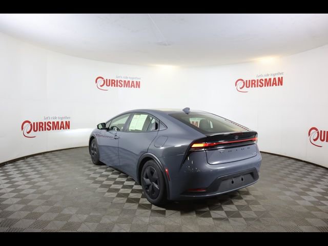 Used 2025 Toyota Prius LE image 9