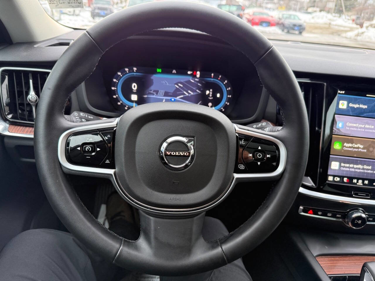 Used 2025 Volvo V60 B5 Cross Country Plus image 24