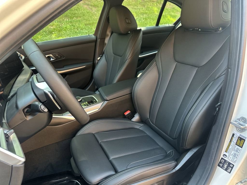 Used 2025 BMW 330i xDrive 330i xDrive w/ Convenience Package image 14