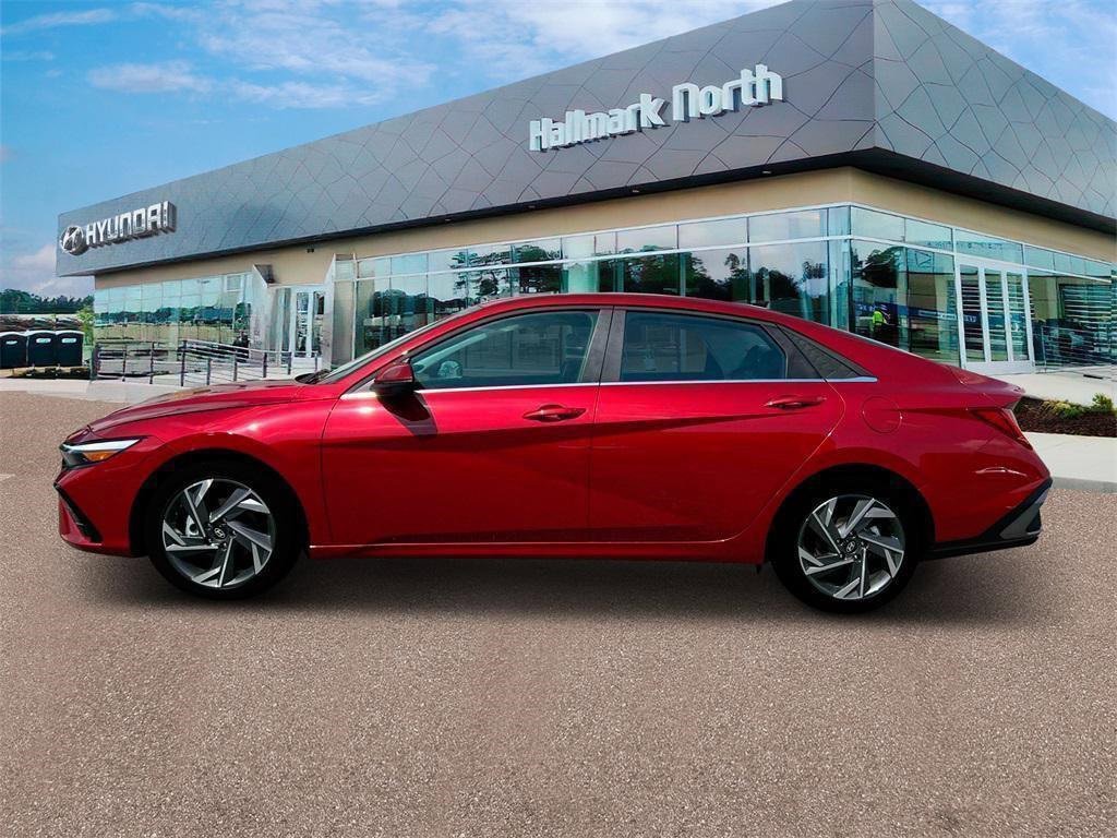 New 2025 Hyundai Elantra Limited image 3