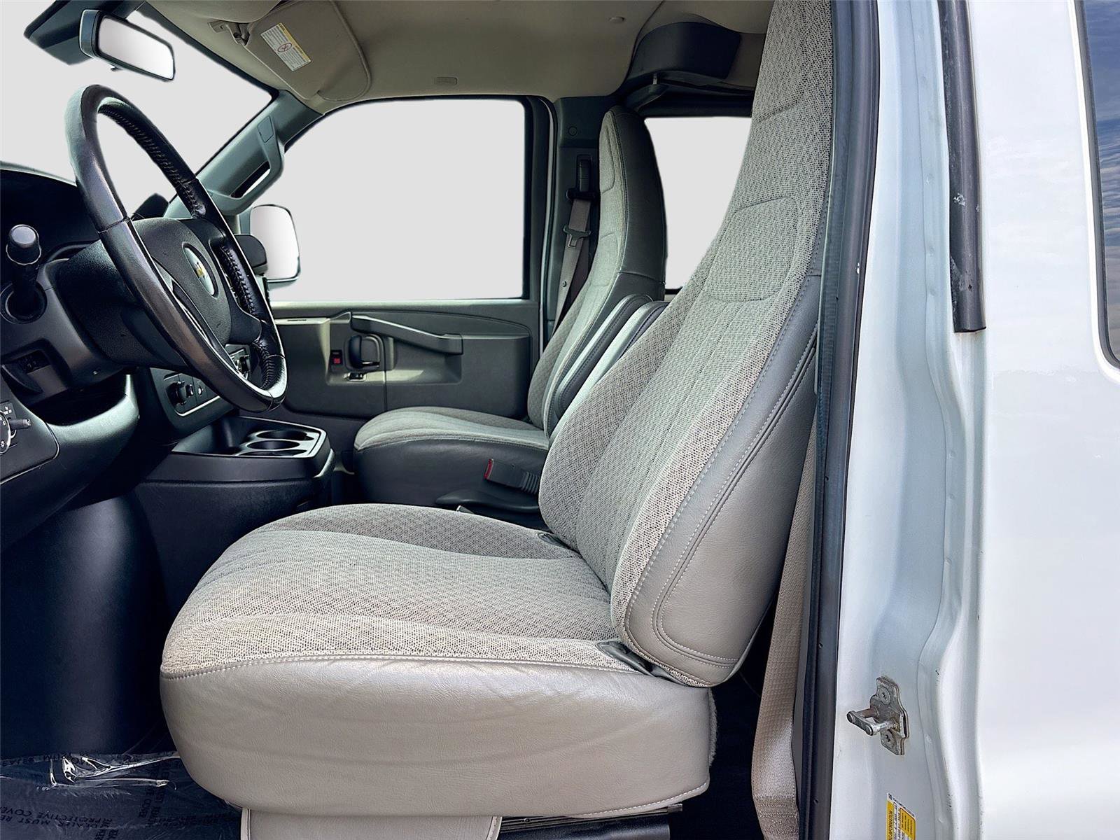 Used 2020 Chevrolet Express 3500 LT w/ LT Preferred Equipment Group RWD image 19