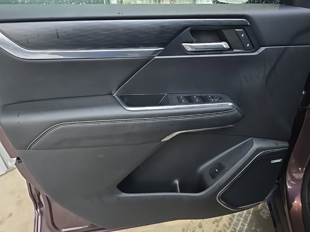 Used 2024 GMC Acadia Elevation image 22