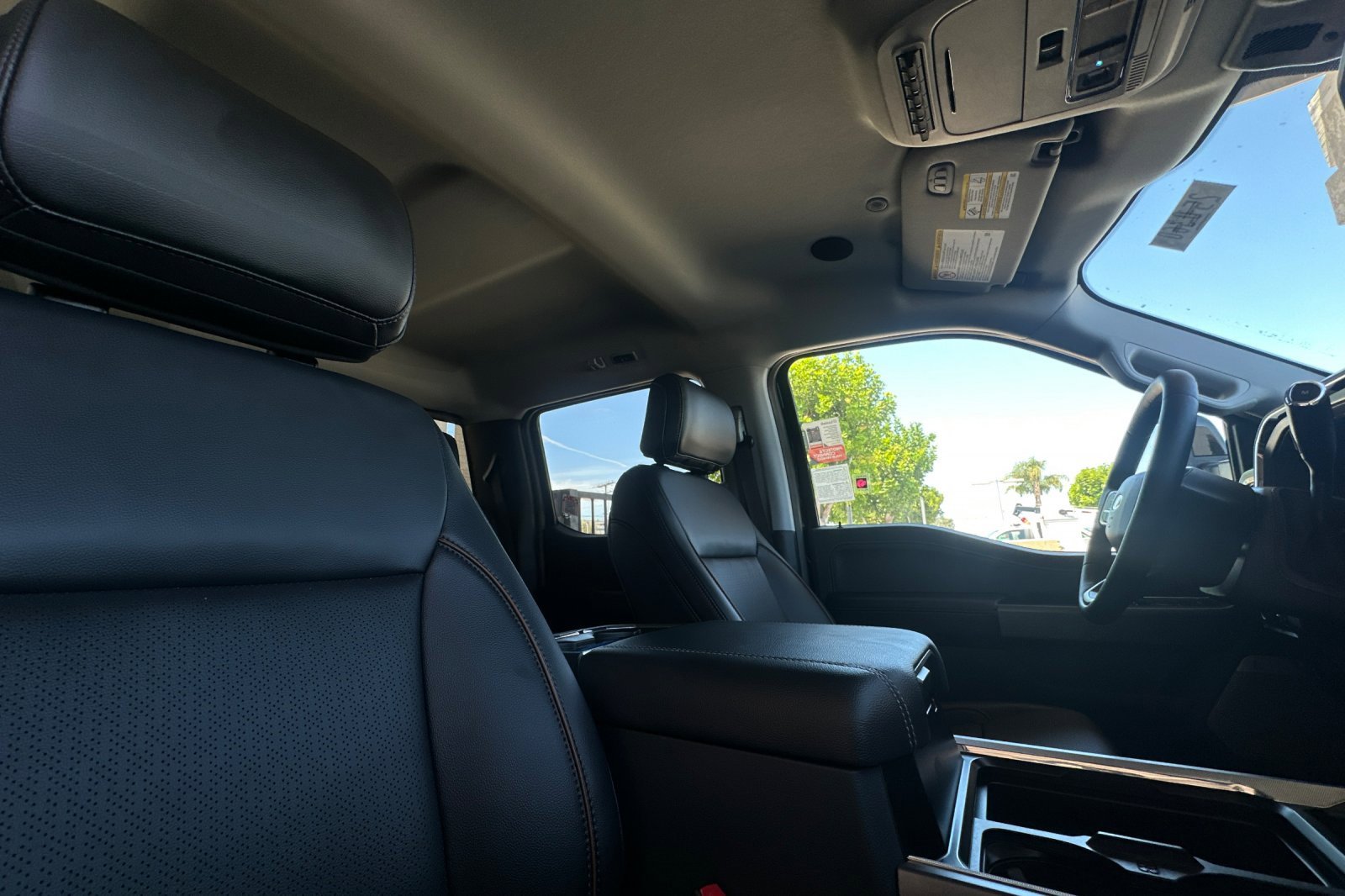 New 2025 Ford F250 Lariat w/ Lariat Ultimate Package image 16