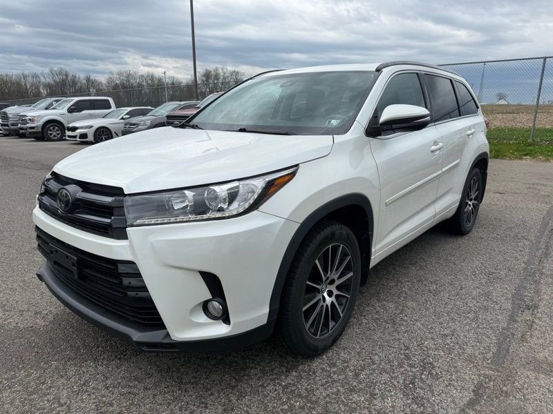Used 2018 Toyota Highlander SE image 3