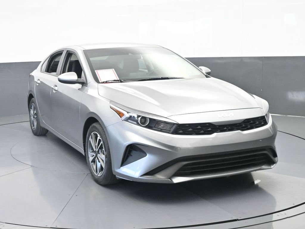 Used 2023 Kia Forte LXS image 9