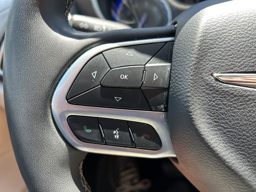 Used 2022 Chrysler Voyager LX FWD image 26