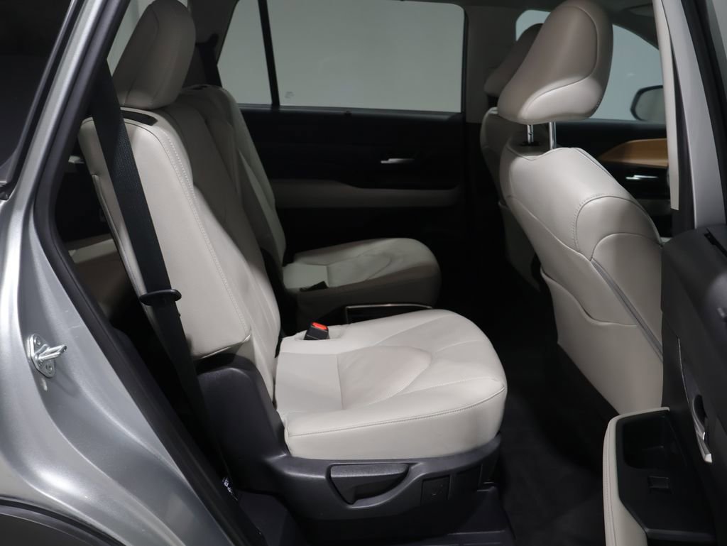 Certified 2024 Toyota Grand Highlander Platinum image 20
