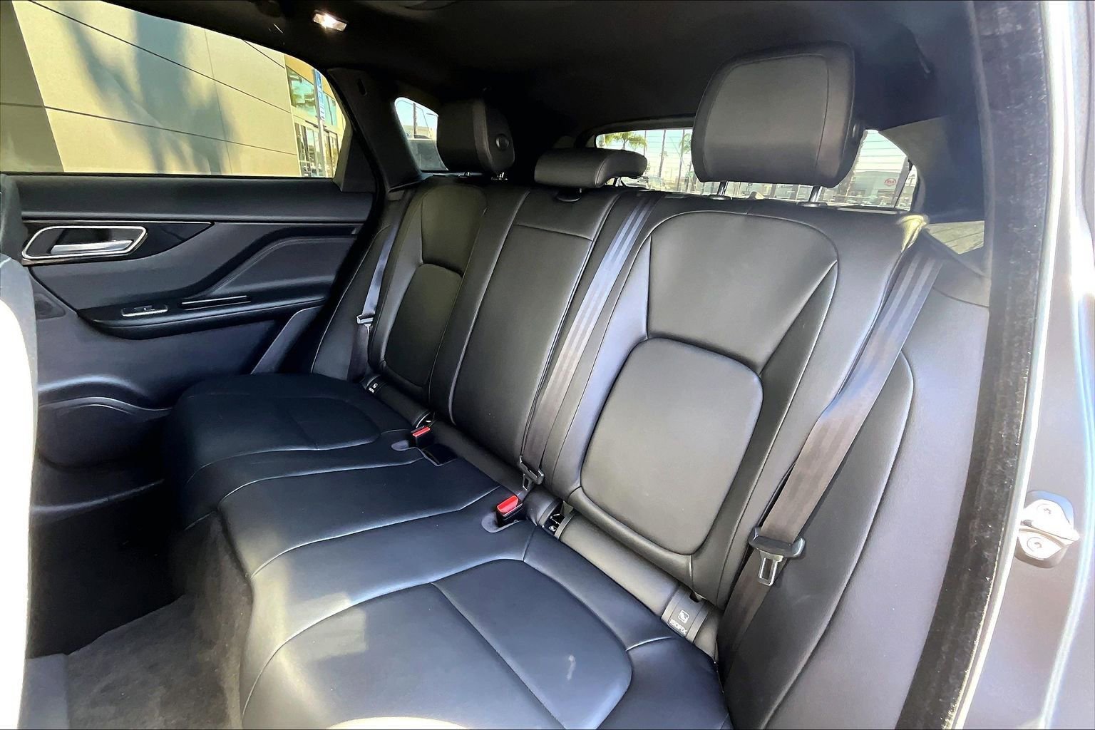 Used 2018 Jaguar F-PACE Premium image 26