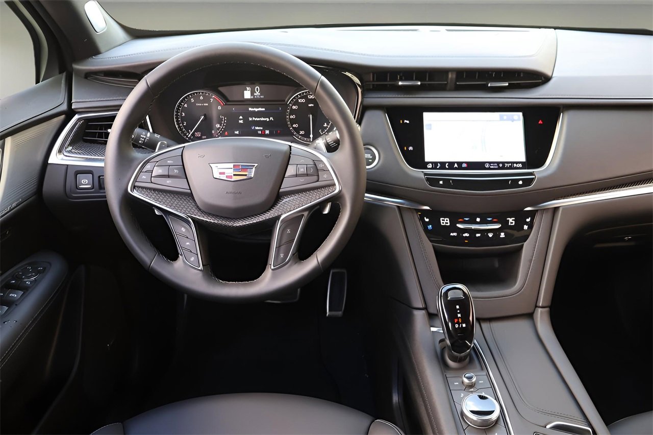 New 2025 Cadillac XT5 Sportv image 15
