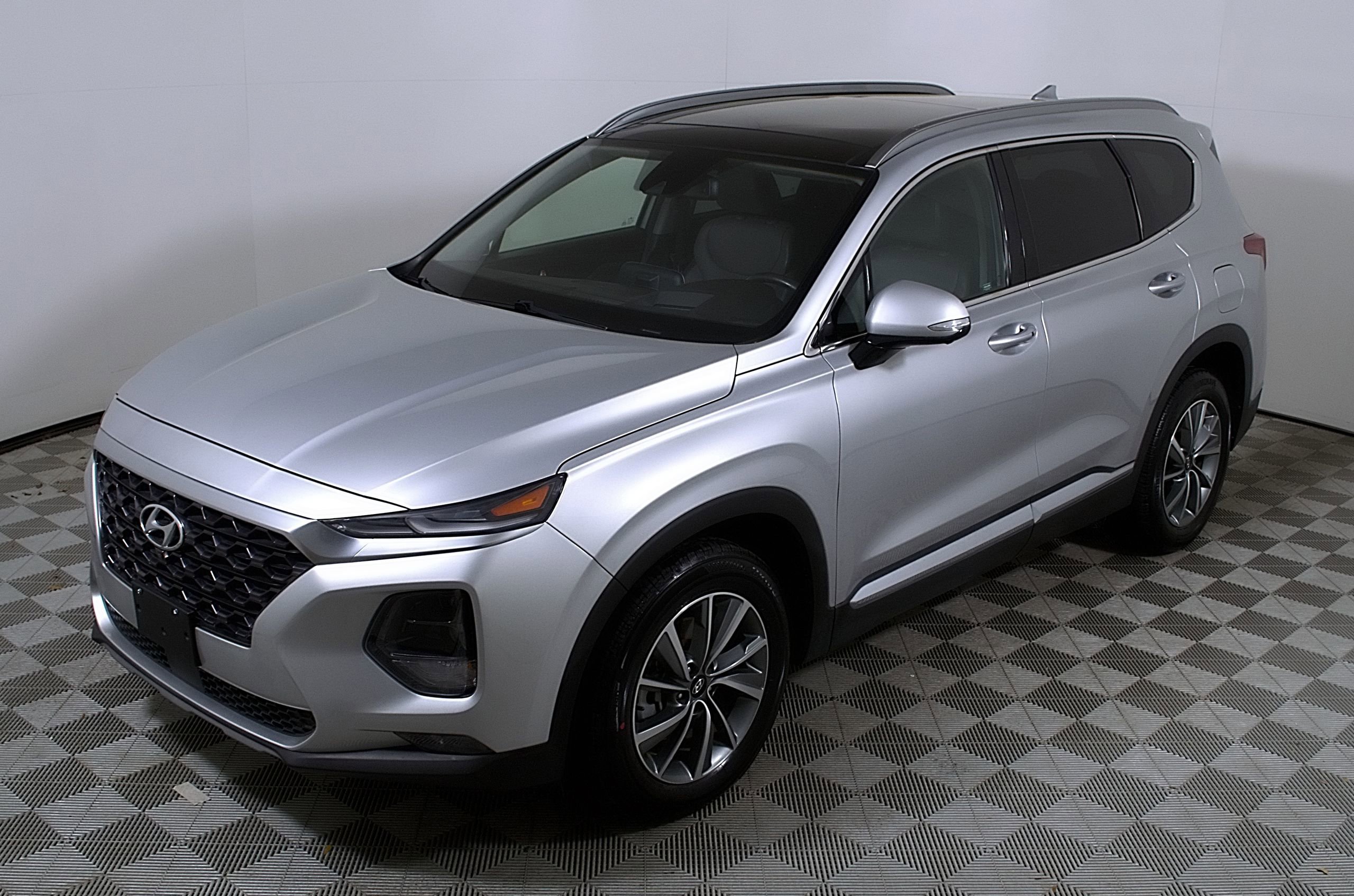 Used 2019 Hyundai Santa Fe FWD image 3