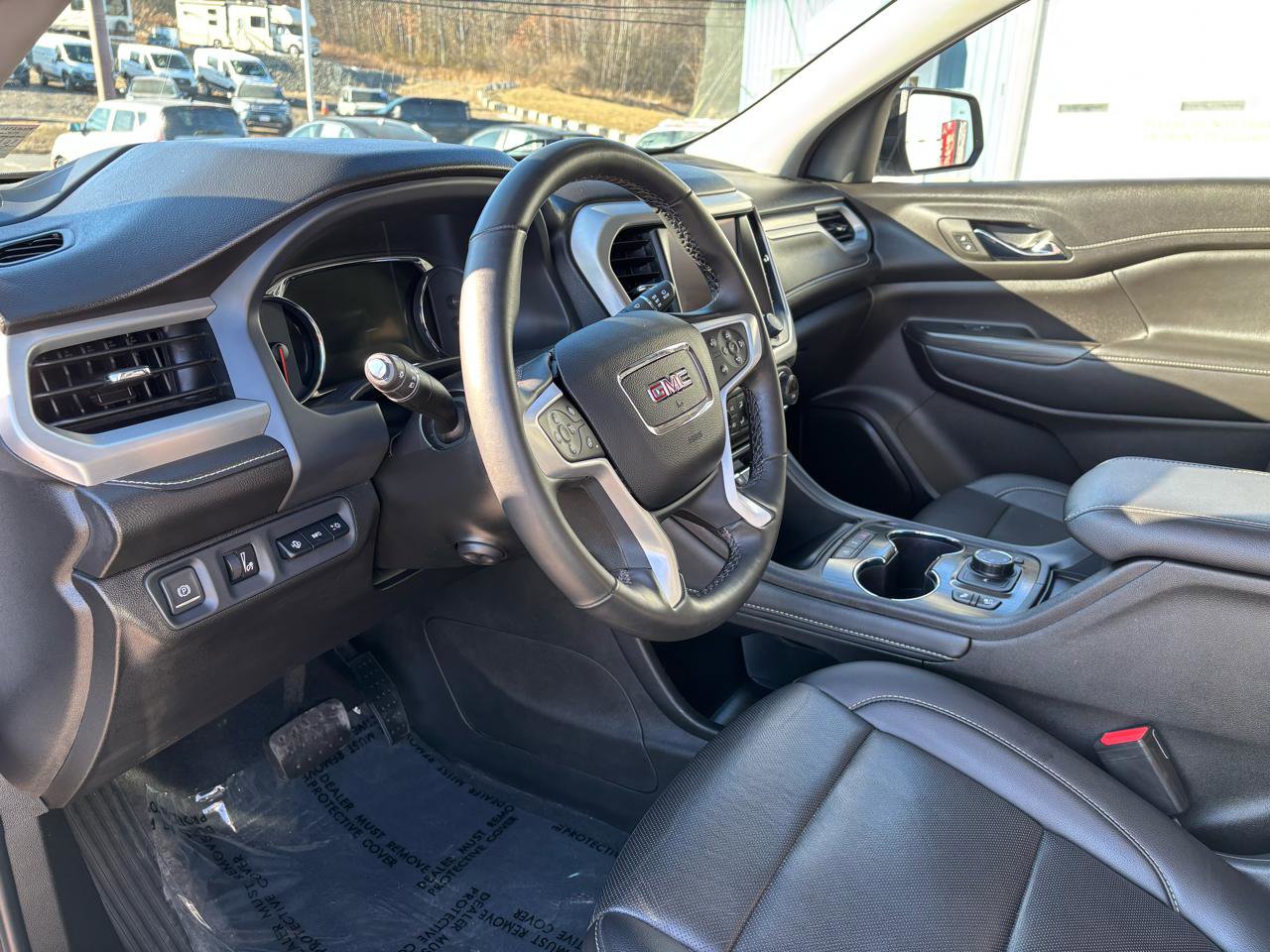 Used 2023 GMC Acadia SLT w/ Elevation Edition image 11