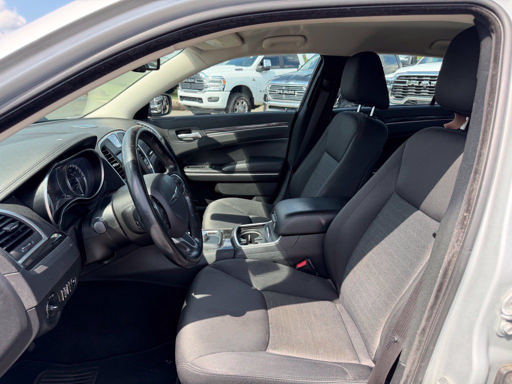 Used 2019 Chrysler 300 Touring w/ Sport Appearance Package AWD/4WD image 14