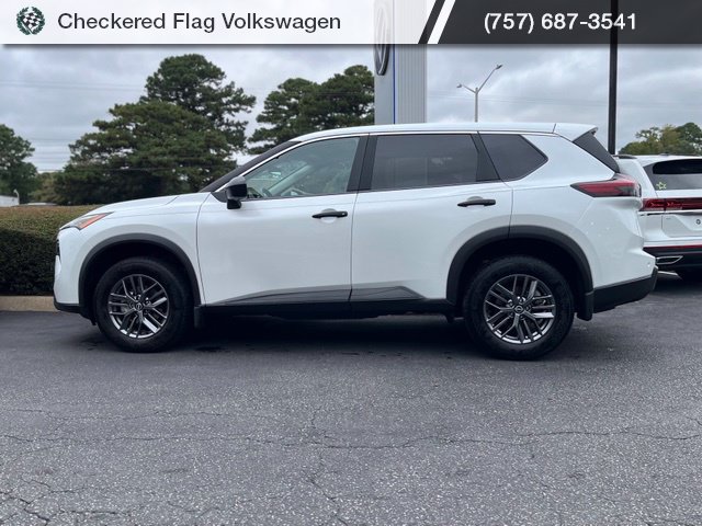 Used 2024 Nissan Rogue S AWD/4WD image 4
