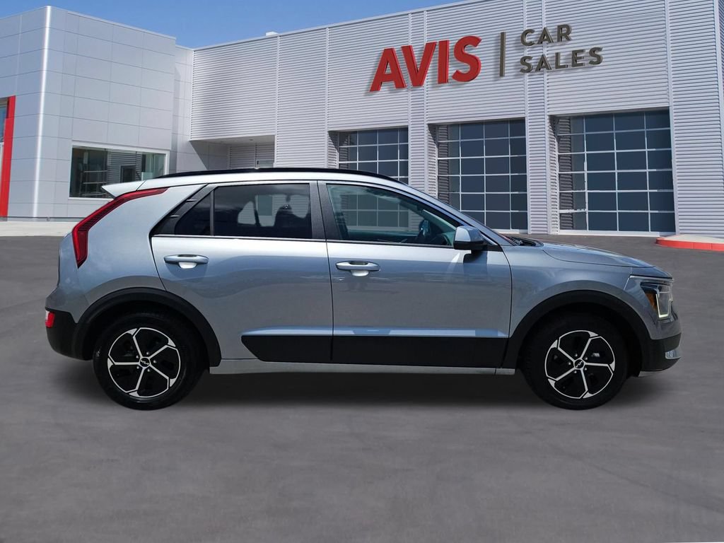 Used 2025 Kia Niro LX FWD image 5