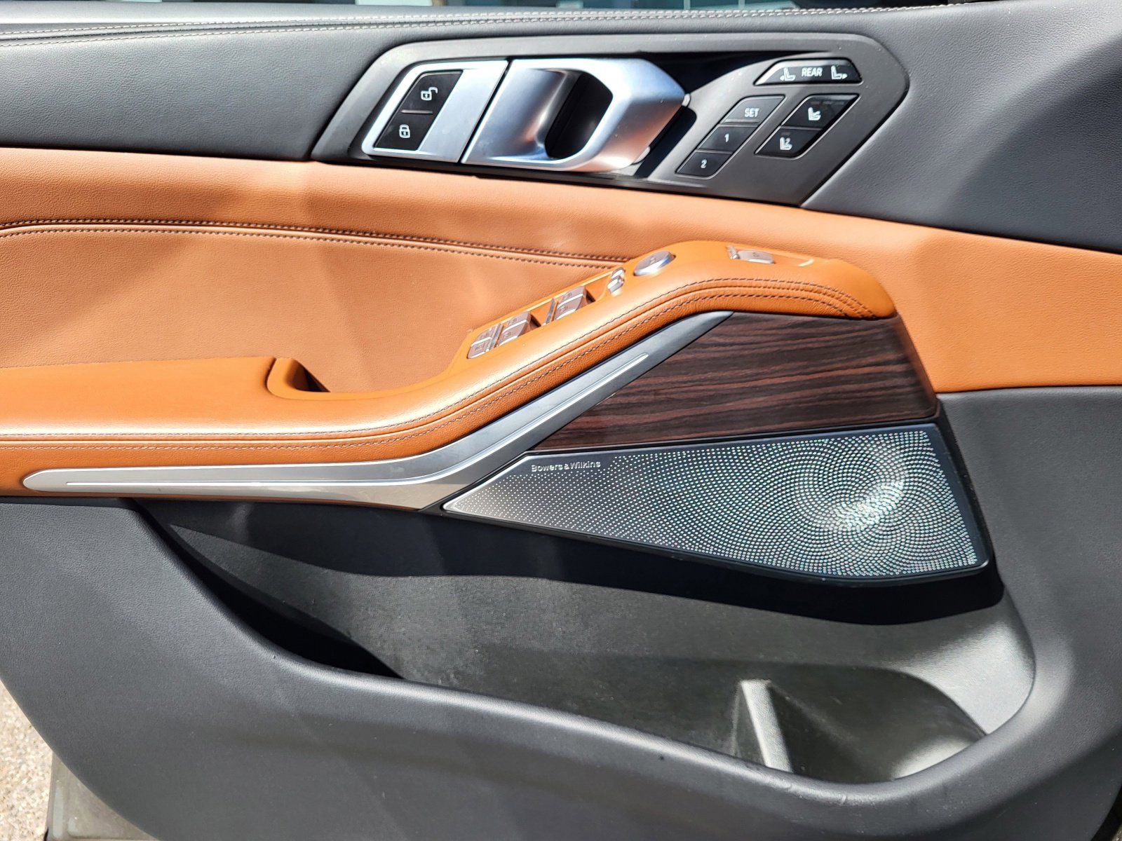 Used 2025 BMW X7 M60i image 38