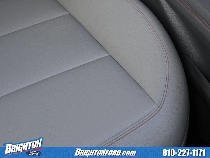 Used 2026 Ford Explorer Active AWD/4WD image 16