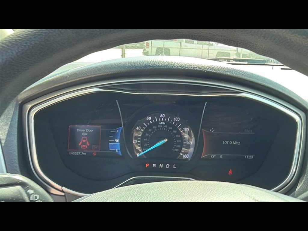 Used 2017 Ford Fusion SE w/ Fusion SE Technology Package FWD image 14