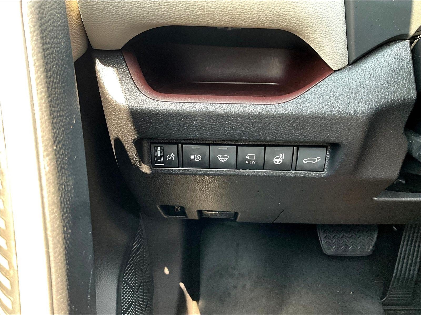 Used 2019 Toyota RAV4 Limited AWD/4WD image 36