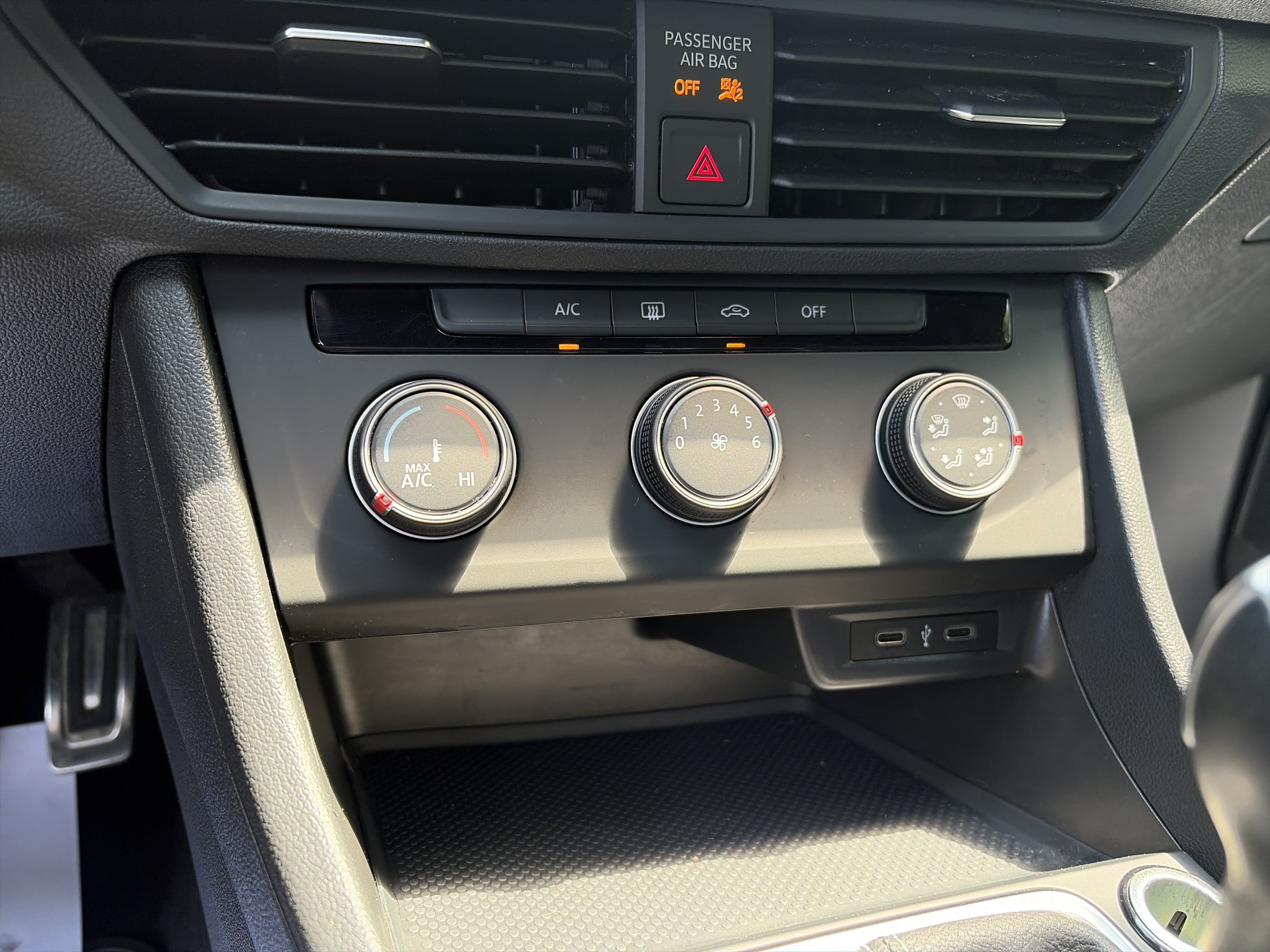 Used 2023 Volkswagen Jetta Sport FWD image 31