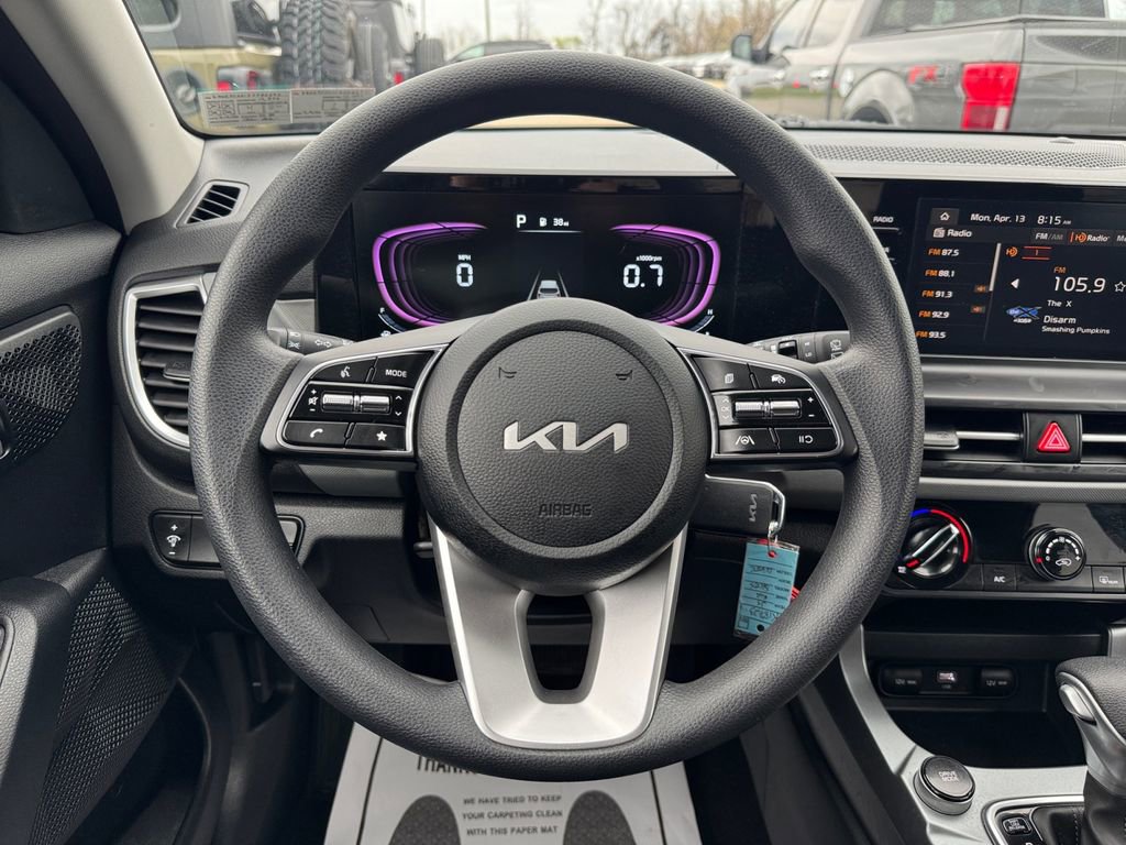 Certified 2025 Kia Seltos LX AWD/4WD image 15