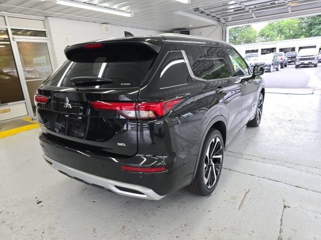 Used 2024 Mitsubishi Outlander SEL AWD/4WD image 12