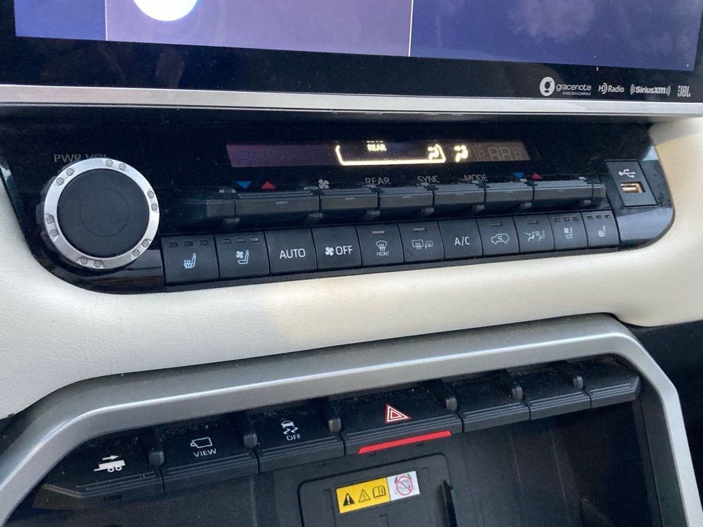 Used 2023 Toyota Sequoia Capstone AWD/4WD image 26