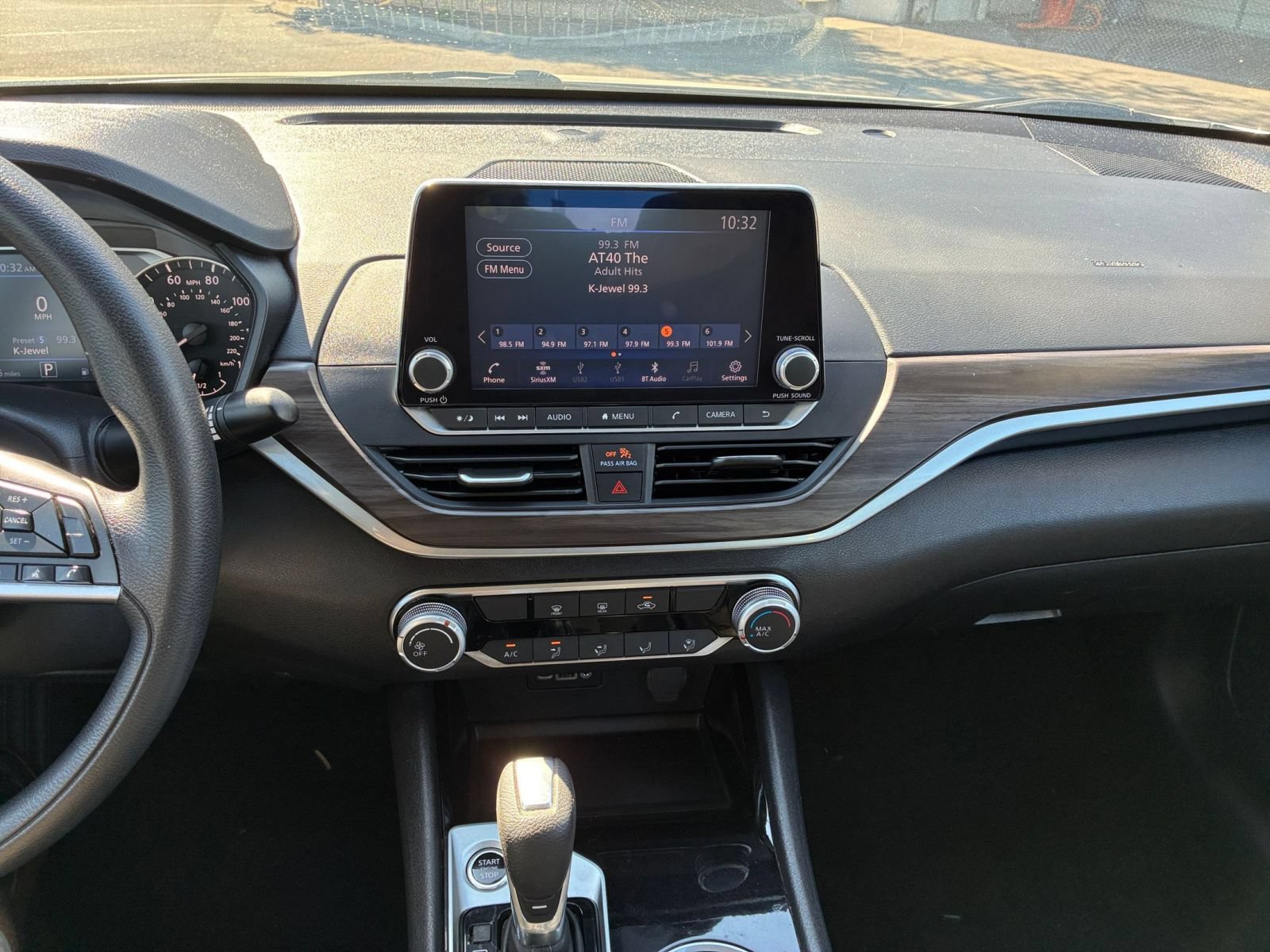 Used 2024 Nissan Altima 2.5 SV FWD image 17