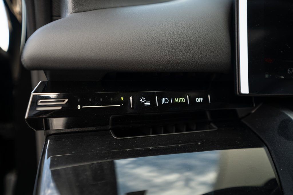 New 2026 BMW 530i xDrive w/ M Sport Package image 26