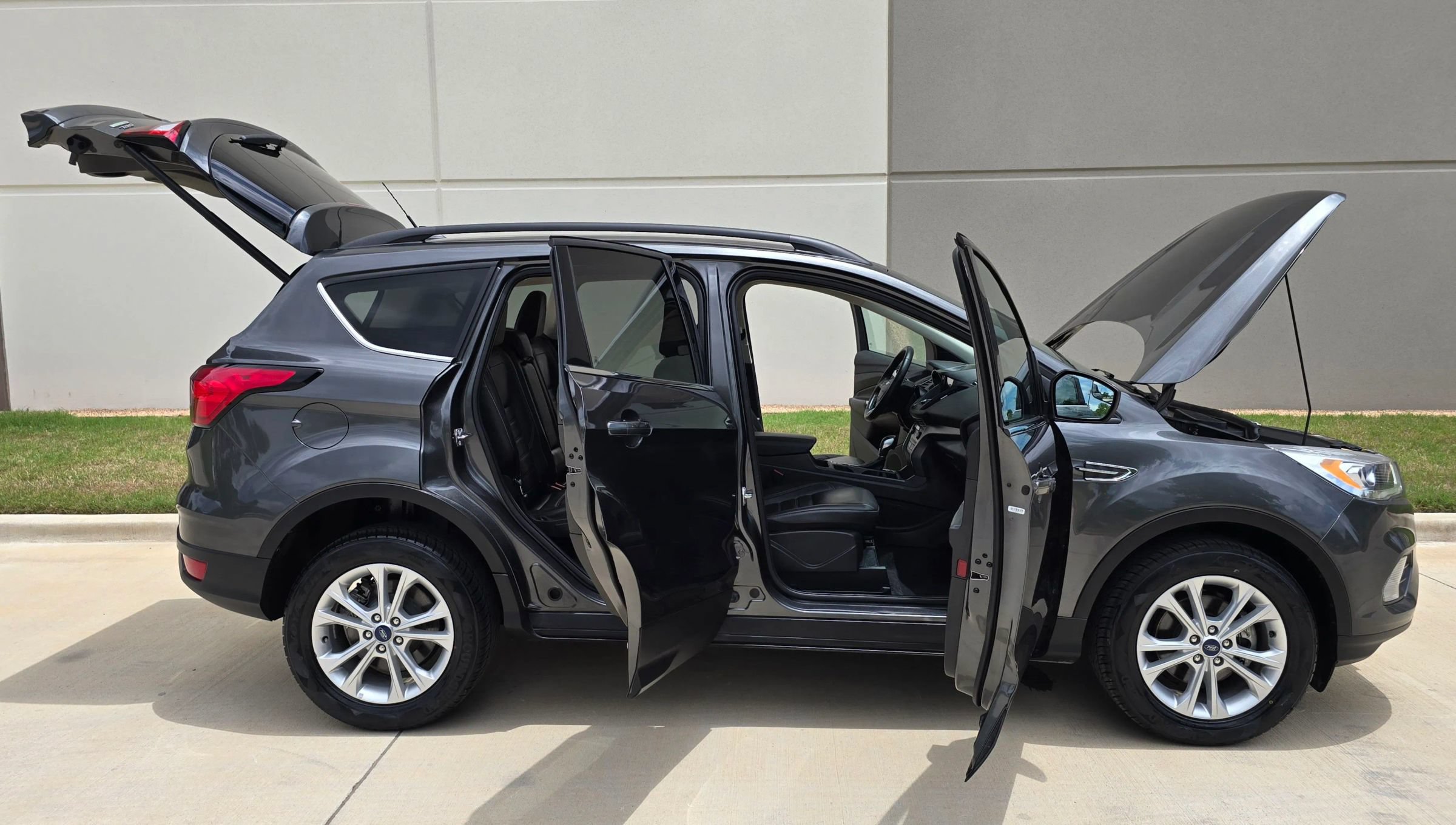 Used 2019 Ford Escape SEL FWD image 14