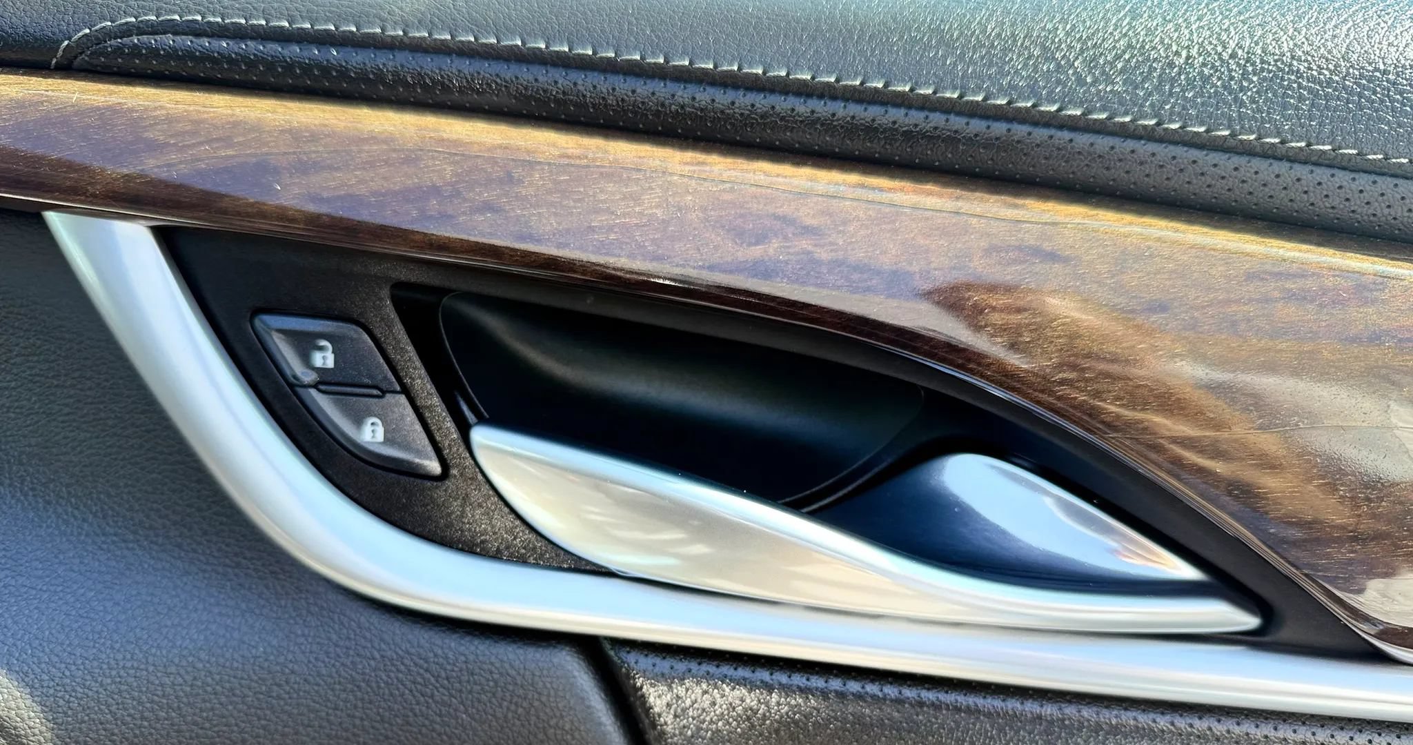 Used 2013 Cadillac XTS Premium FWD image 37