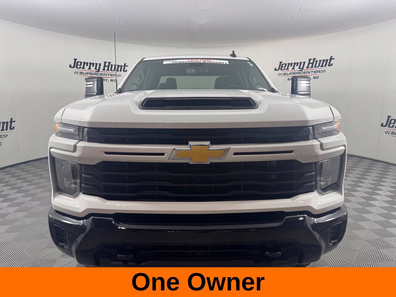 Used 2025 Chevrolet Silverado 2500 Custom AWD/4WD image 4