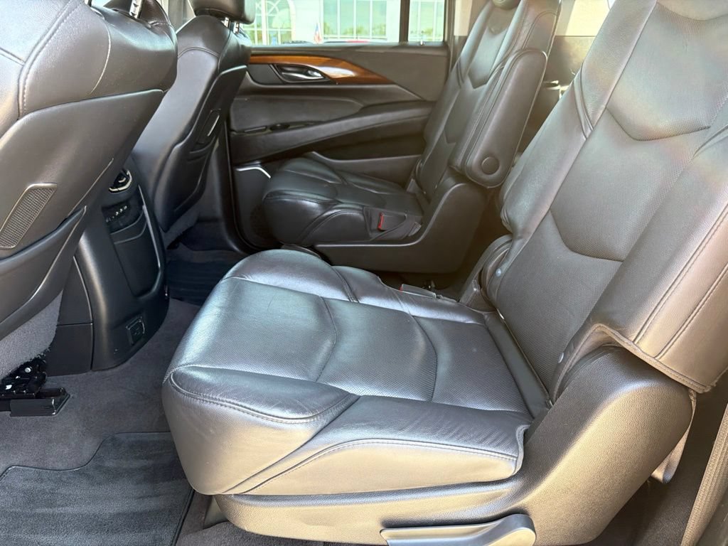 Used 2020 Cadillac Escalade ESV Premium Luxury w/ Escalade Sport Edition AWD/4WD image 22